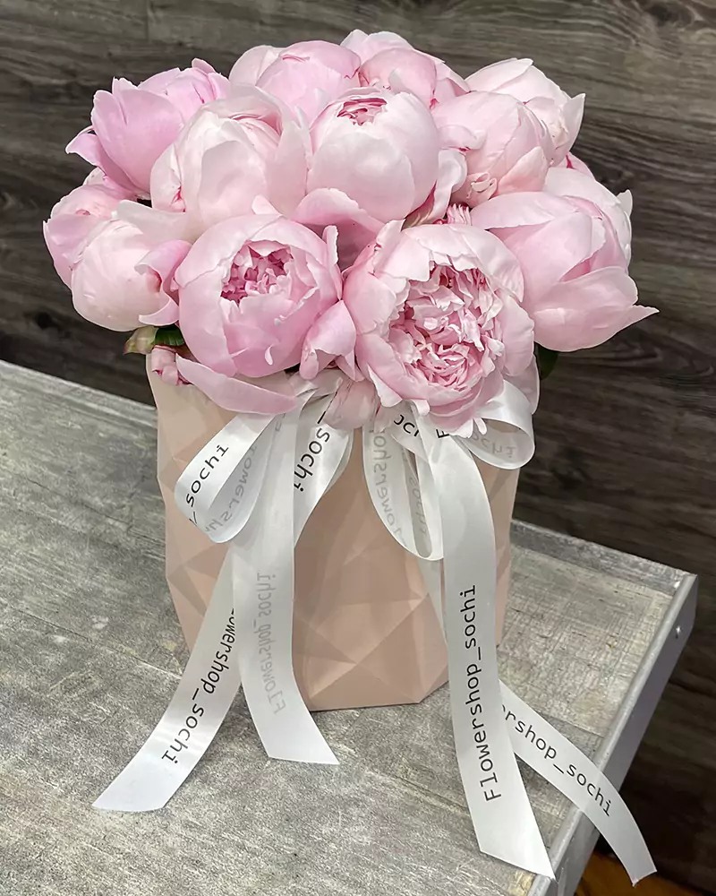 коробка с пионами 9.600₽